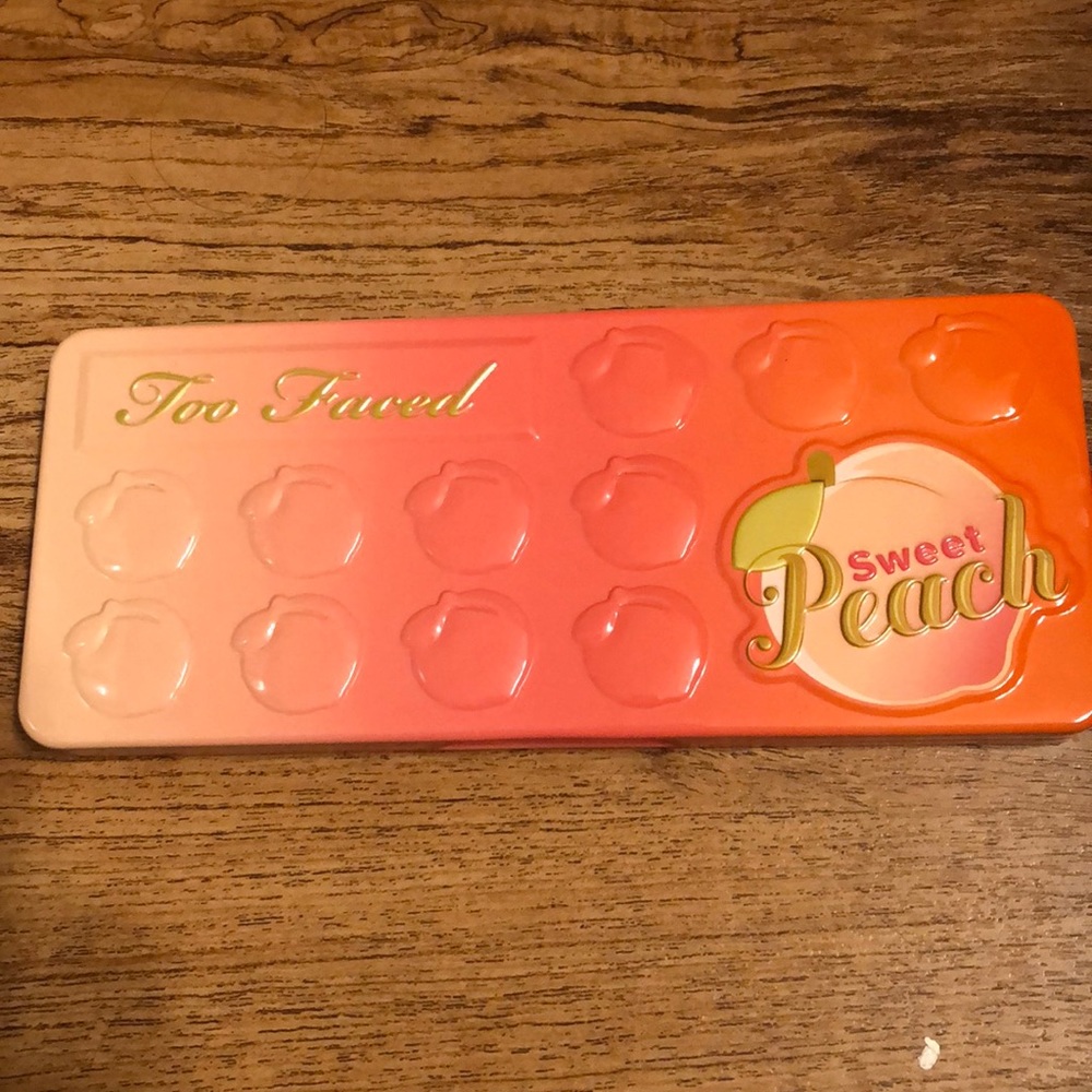Too faced sweet peach pallet